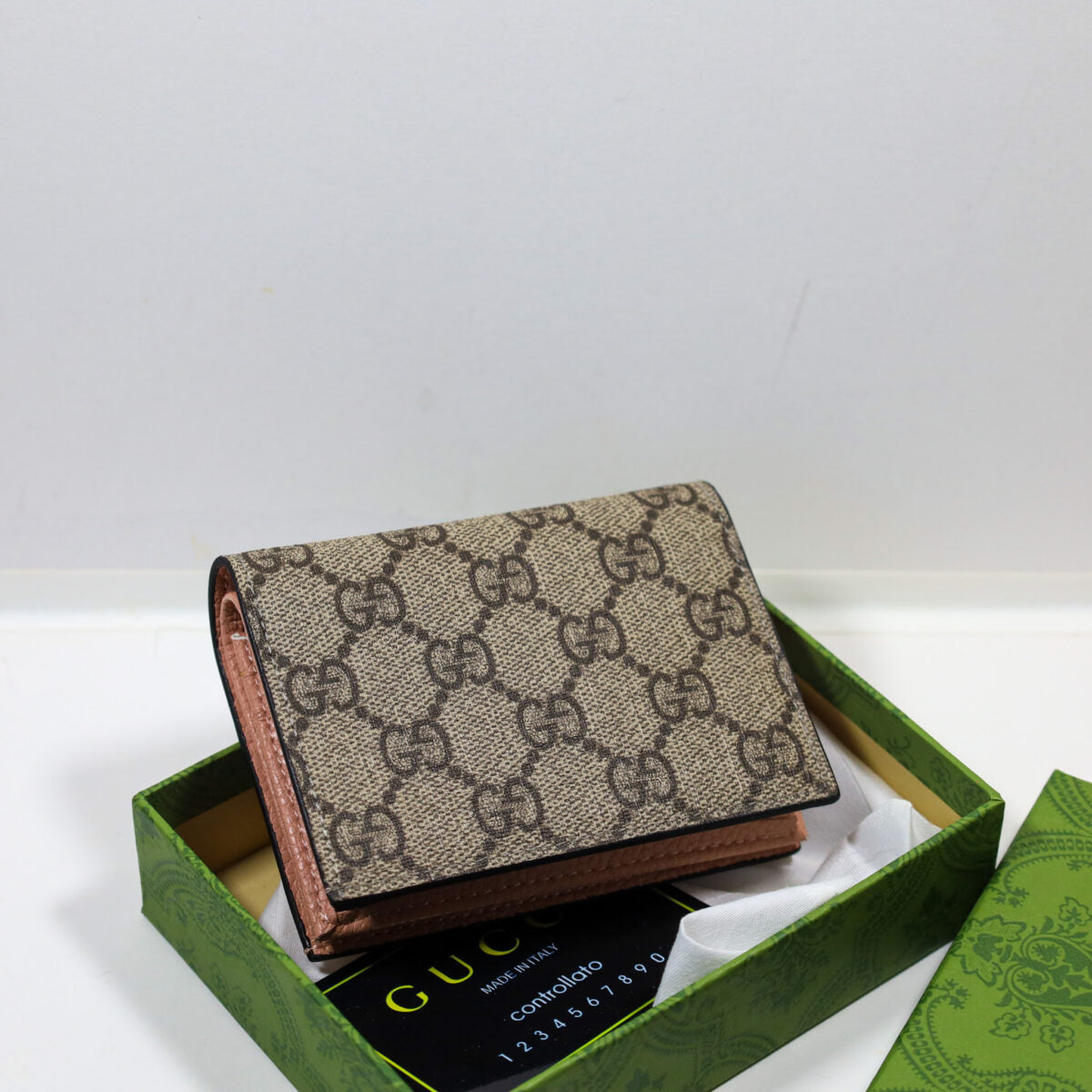 Luxury GUCCI Leather Wallet Pink Canvas
