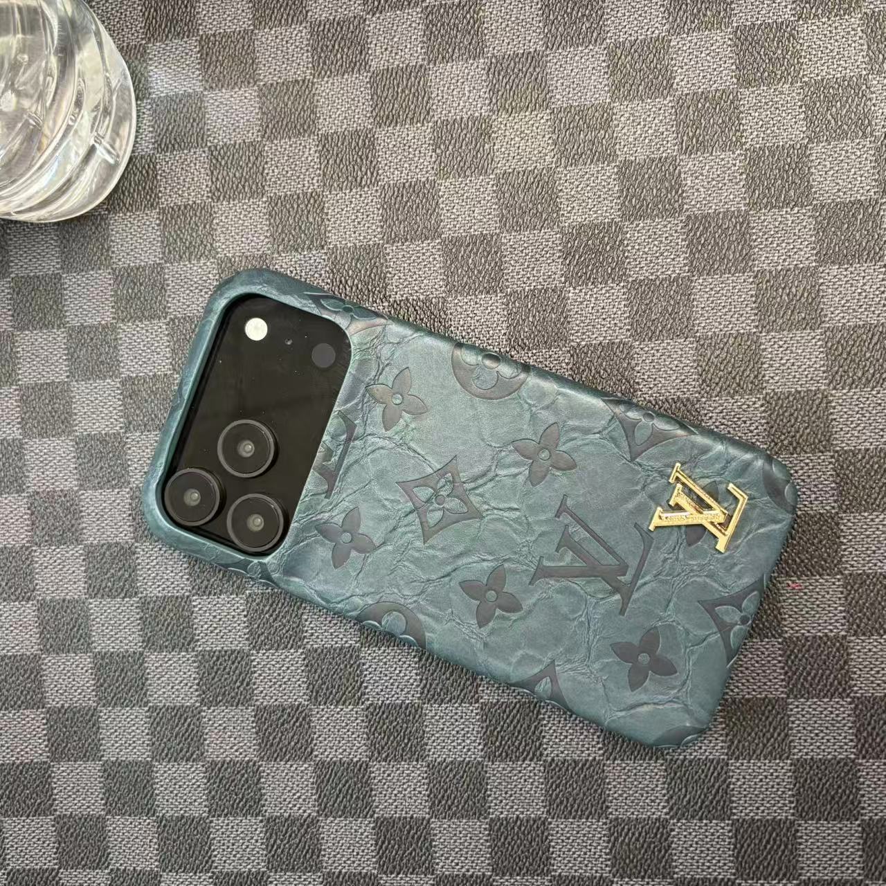 Premium Case For iPhone  17 / 16 / 15 / 14