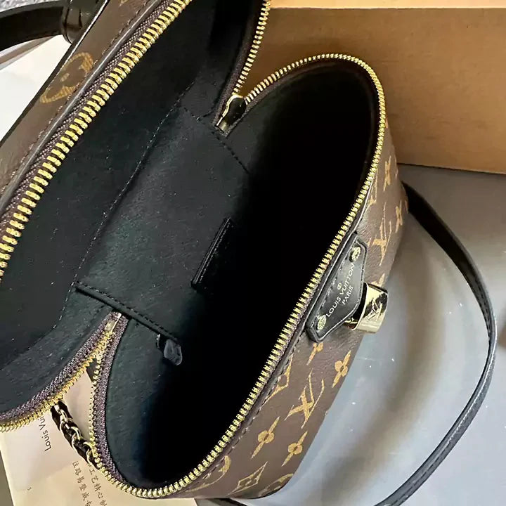 Louis Vuitton Bag, Decorated with a Monogram Pattern High Quality