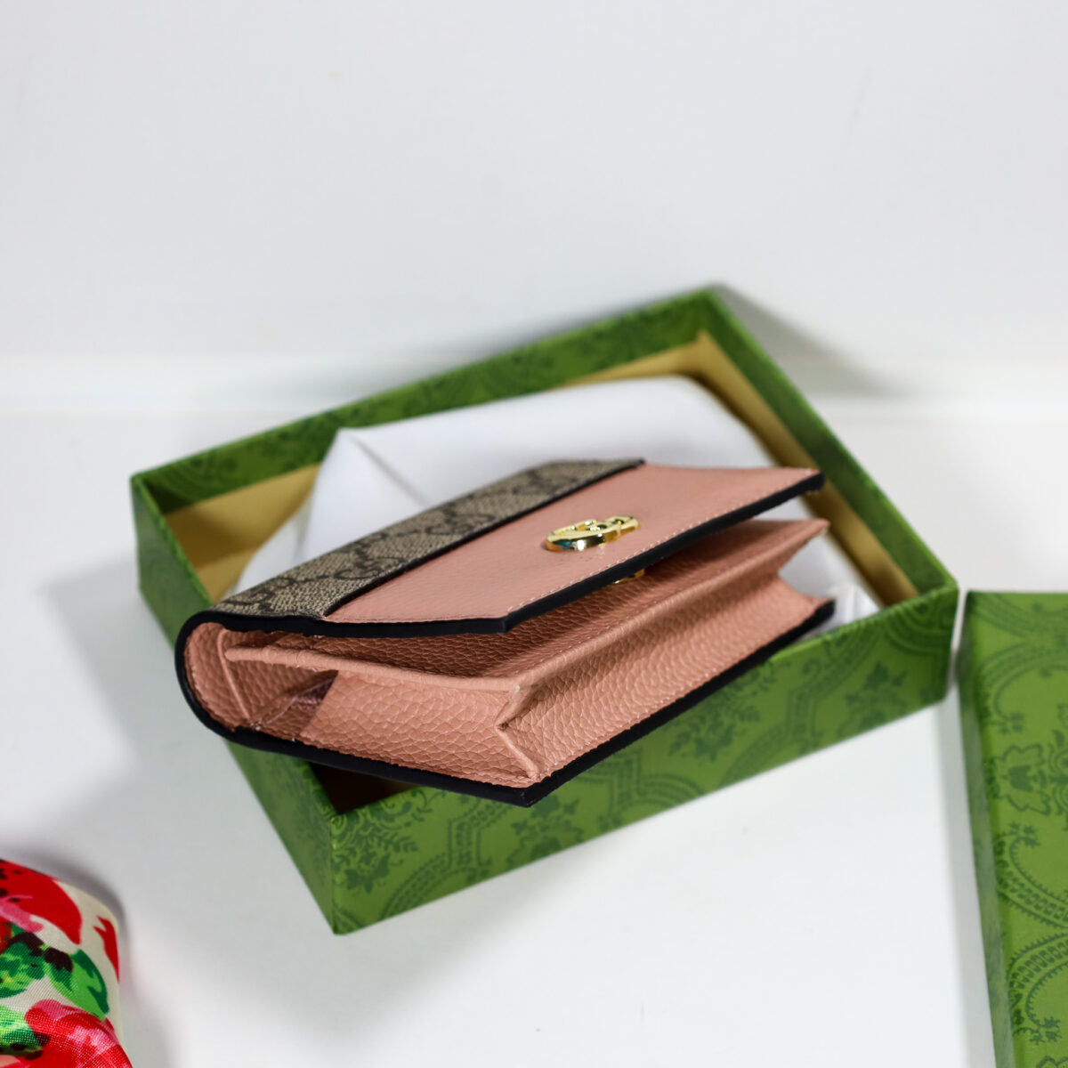 Luxury GUCCI Leather Wallet Pink Canvas