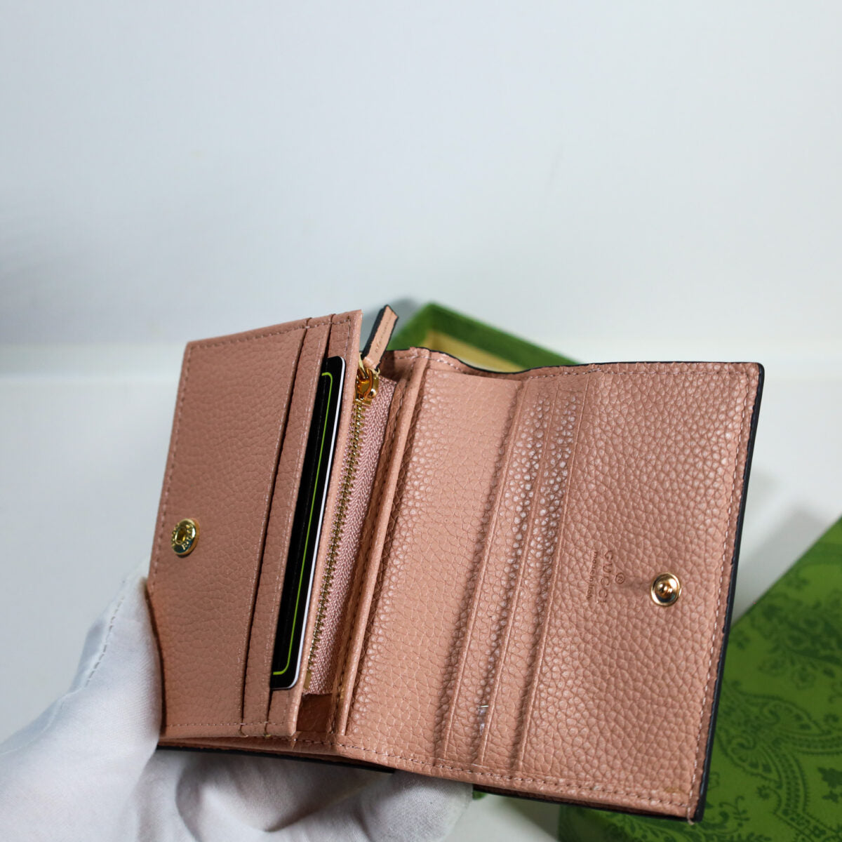 Luxury GUCCI Leather Wallet Pink Canvas