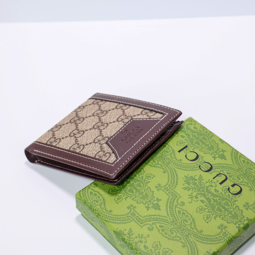 Elegance GUCCI Leather Wallet Canvas