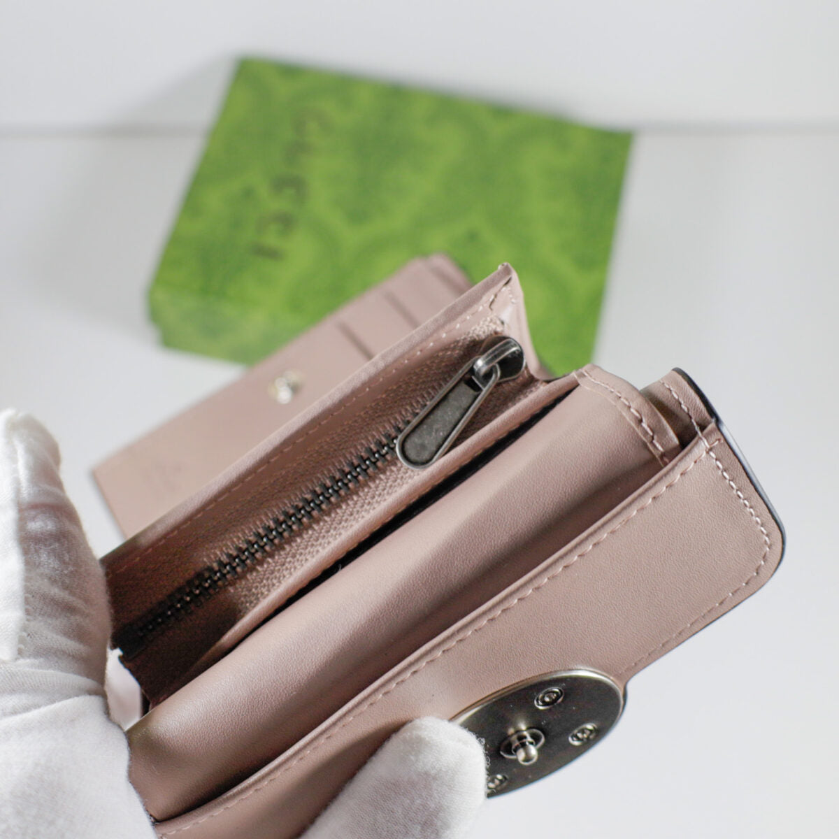 Luxury GUCCI Monogram Canvas Wallet Magnetic Clasp