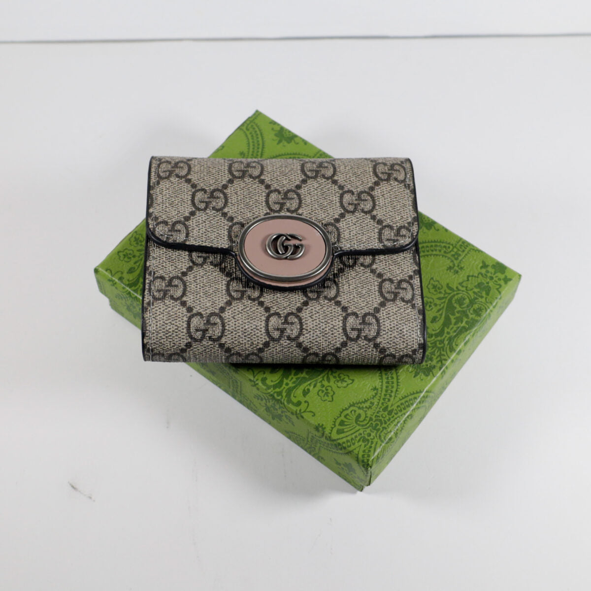Luxury GUCCI Monogram Canvas Wallet Magnetic Clasp