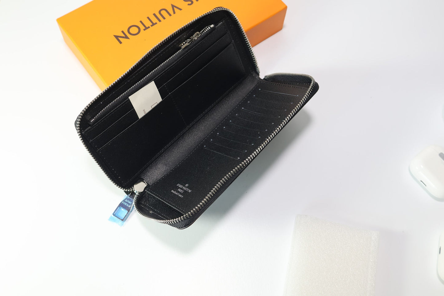 Luxury Louis Vuitton Monogram Long Wallet Zipper Closure