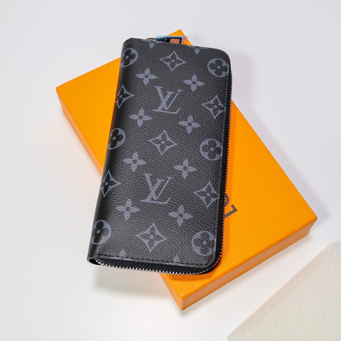 Luxury Louis Vuitton Monogram Long Wallet Zipper Closure