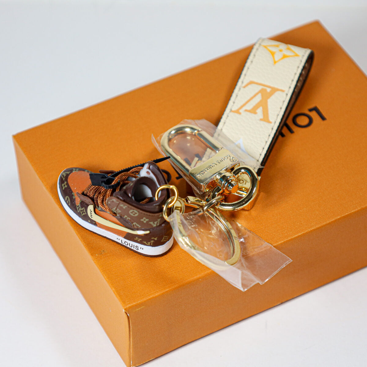 Luxury Louis Vuitton Luxury Designer Key Chain Fortune Cube Bag Charm