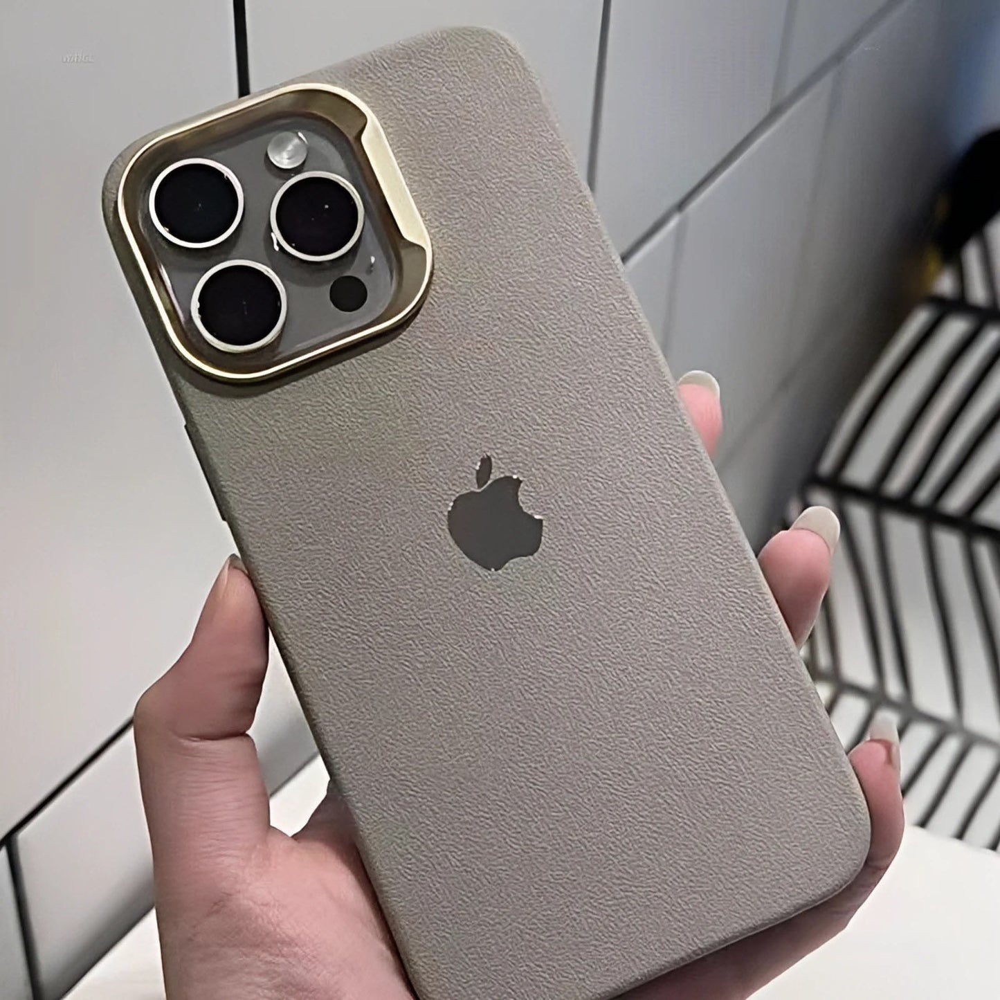Luxury Leather Case For iPhone 13 / 12 With Magsafe